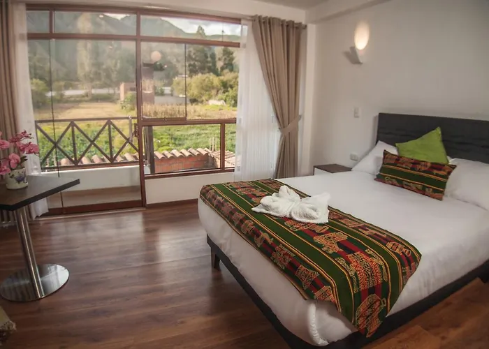 Florez De La Villa- Boutique Huaran