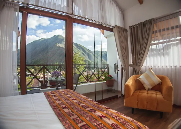 Florez De La Villa- Boutique Huaran